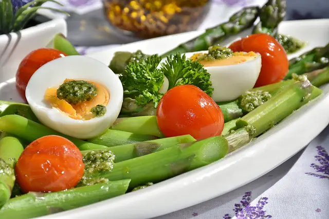 healthy asparagus dish supergreens superfoods