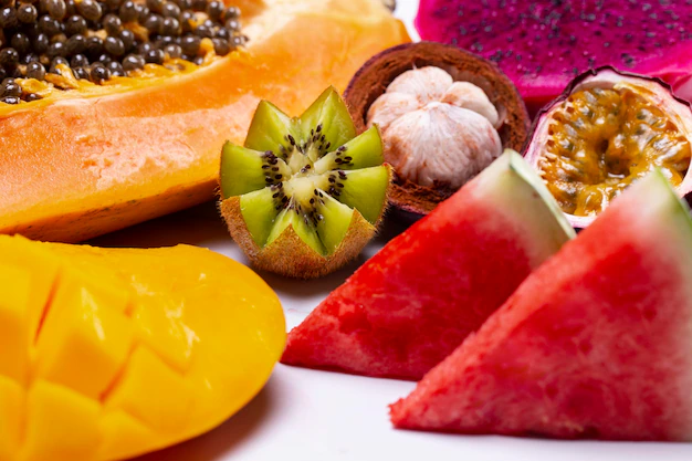 tropical fruits: superfruit, papaya fruits