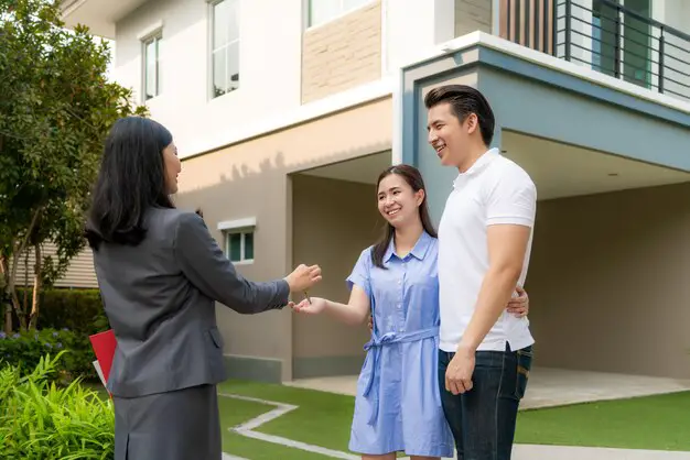 happy-asian-couple-buying-new-house_